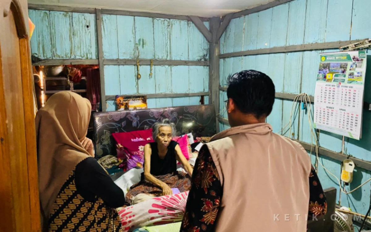 Thumbnail Berita - Patut Diapresiasi! Kecamatan Asembagus Situbondo Turun Langsung Validasi Data Warga Miskin Demi Bansos Tepat Sasaran