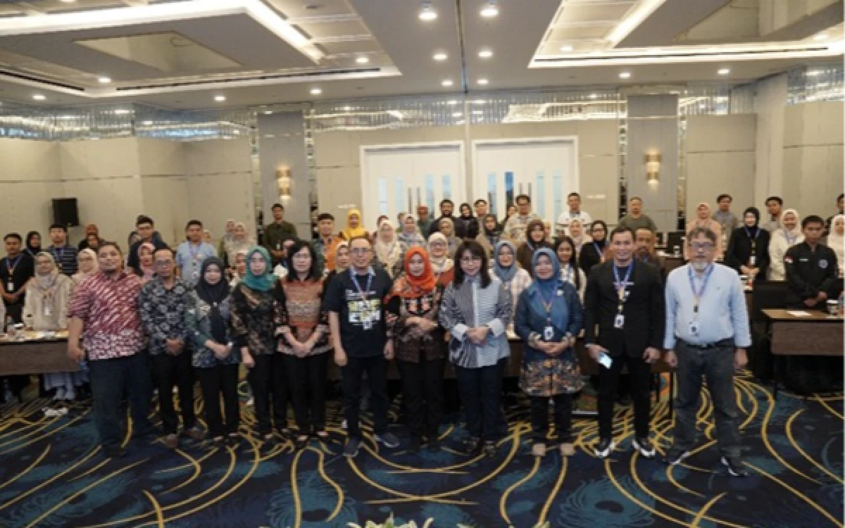 Foto Para peserta acara PROTEG 2026 bersama dengan sejumlah pemateri dalam gelaran ini. (Foto: Dokumen Ketik.com)