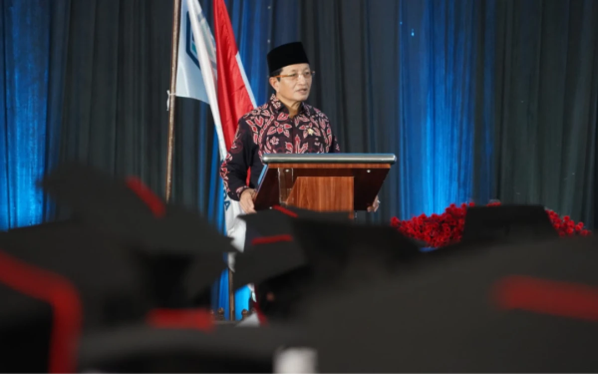 Foto Menag Nasrauddin di Acara Wisuda Sarjana Guru Ngaji Nasional ( Foto : Kemenag)