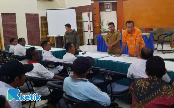 Thumbnail Berita - Aksi Demo Pegawai Wisata Bahari Pasir Putih Diselesaikan Bupati Situbondo