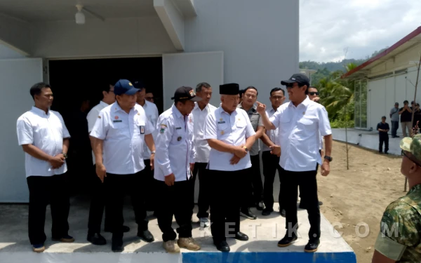 Thumbnail Berita - Menteri KP Tegur Kontraktor! KNMP Rp11 Miliar di Pujiharjo Kabupaten Malang Bermasalah Air Bersih dan Sedimentasi