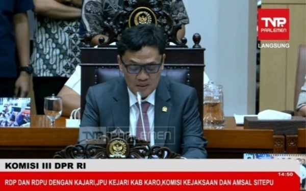 Thumbnail Berita - Buntut Dugaan Kriminalisasi Amsal Sitepu, DPR Desak Kejagung Evaluasi Total Kejari Karo