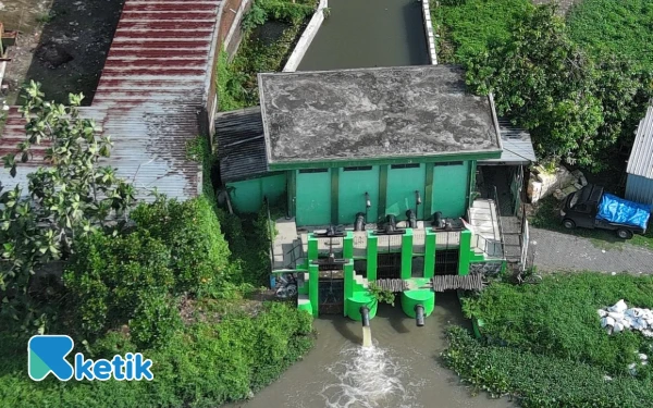 Thumbnail Berita - Cegah Banjir Permukiman Sidoarjo, Keruk Sungai Bluru Kidul