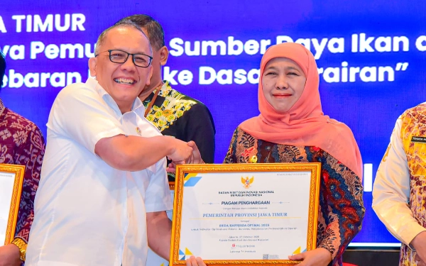Thumbnail Berita - Raih Penghargaan BRIN! Ini Resep Rahasia Jatim Jadi Provinsi Inovatif: Data, Riset dan Kolaborasi Ala Khofifah