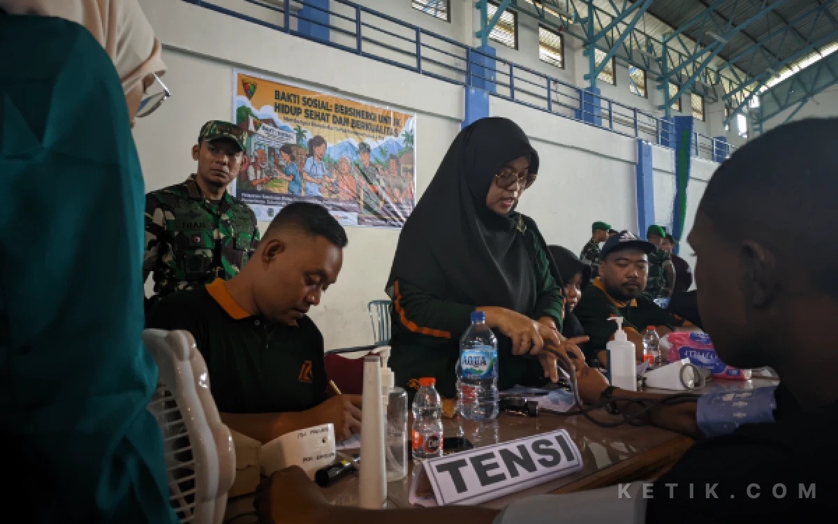 Thumbnail Berita - Yonif TP 934 SBY Gelar Cek Kesehatan Gratis di GOR Pacitan, Ajak Warga Peduli Kesehatan