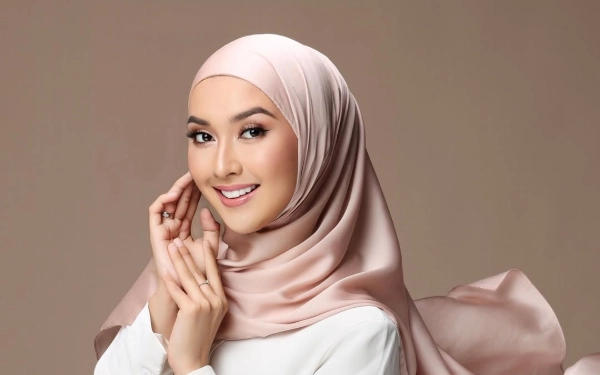 Thumbnail Potret Puteri Indonesia Lingkungan 2017 sekaligus Miss International 2017, Kevin Lilliana. (Foto: Instagram @kevinlln)