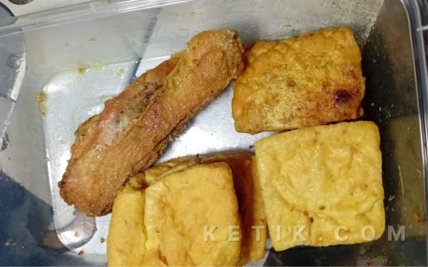 Thumbnail Berita - Parah! Orang Tua Murid Sebut Menu MBG Ramadan di Pacitan Tak Genap Rp8-10 Ribu