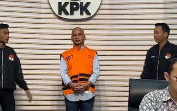 Thumbnail Berita - Skandal Gas BUMN! KPK Ungkap Komitmen Fee Fantastis, Komut IAE Ditahan