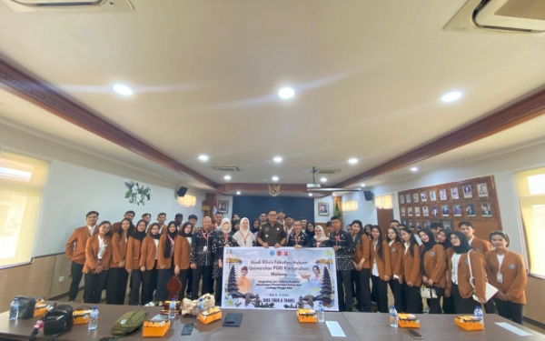 Thumbnail Berita - Belajar Hukum dari Legislasi hingga Living Law, Mahasiswa FH Unikama Studi Klinis ke Bali