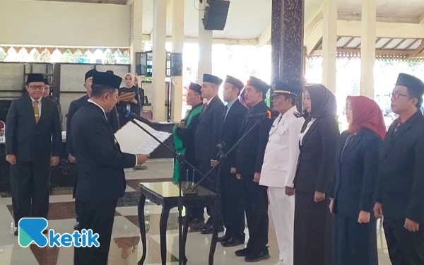 Thumbnail Berita - Bupati Bondowoso Lantik Pejabat Administrator, Dorong Profesionalisme dan Akselerasi Kinerja