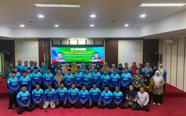 Thumbnail Berita - Kabid Pendma Tekankan Ketelitian Administrasi dalam Kegiatan Sinkronisasi Data Madrasah