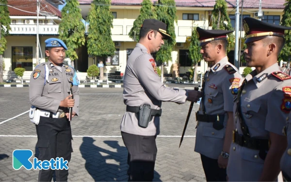 Thumbnail Berita - Kapolres Situbondo Pimpin Sertijab Kapolsek dan Kasatlantas