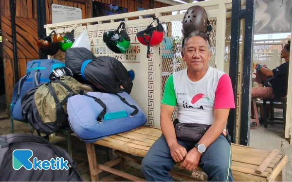 Thumbnail Berita - Sosok Ahmad Fauzi, Pilot Paralayang Senior Kota Batu yang Belajar Terbang dari Elang