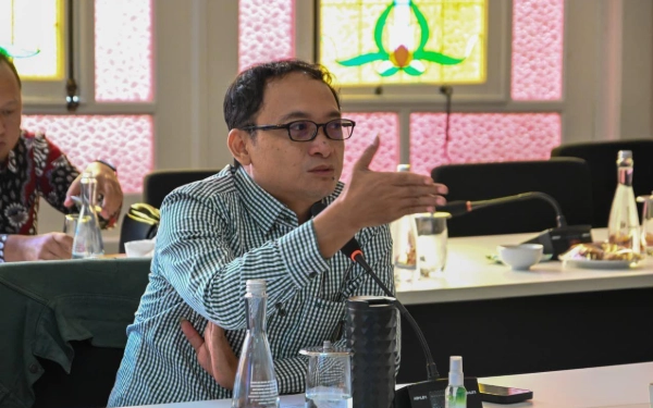 Thumbnail Berita - Rupiah Tertekan Dolar AS, Cak Udin Desak Stabilitas Moneter dan Fiskal