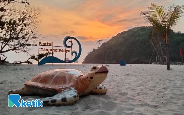 Thumbnail Berita - Pantai Tanjung Penyu, Tempat Menikmati Liburan Nataru dan Senja Terakhir 2025