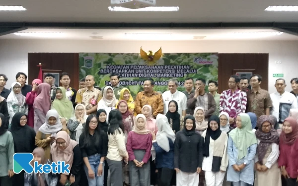 Thumbnail Gunakan DBHCHT, Disnaker Kabupaten Malang Latih Digital Marketing bagi 75 Pencari Kerja
