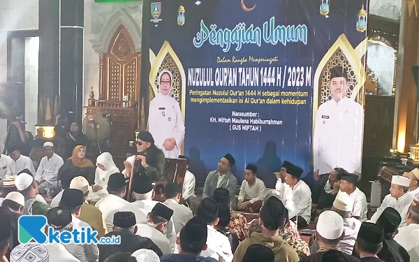 Ketika Gus Miftah Beri Ceramah Nuzulul Qur’an di Masjid Agung Baitul Mukminin Jombang