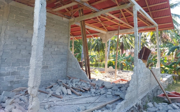 Thumbnail Berita - Dampak Gempa M 7,3 Laut Maluku: Bangunan di Ternate Rusak, Sejumlah Warga Dilaporkan Luka