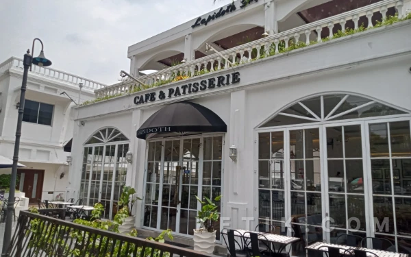 Thumbnail Berita - Lapidoth Cafe and Patisserie, Tawarkan Sensasi Nongkrong Berkelas di Jantung Kota Malang