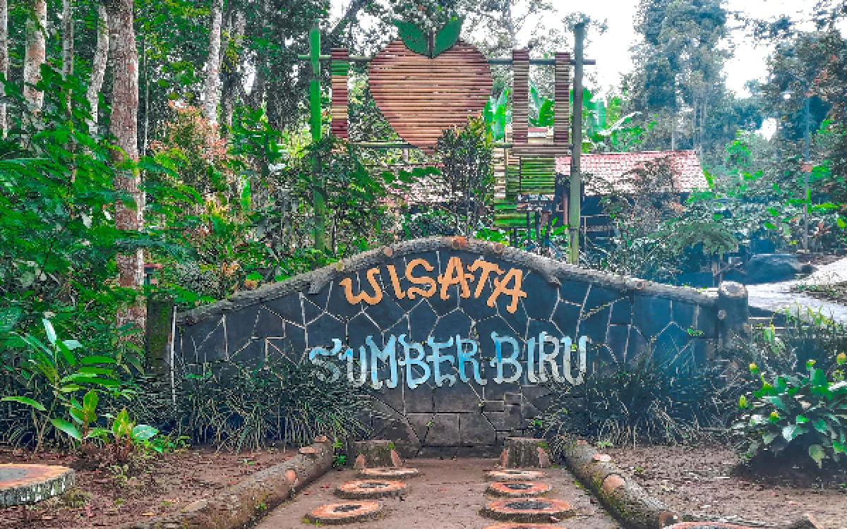 Foto Tampak depan icon wisata Sumber Biru (Foto: Jombang Travel.ID/ketik.com).