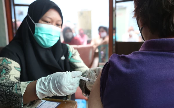 Tangkal Kenaikan Covid-19, Pemkot Surabaya Percepat Vaksinasi Booster