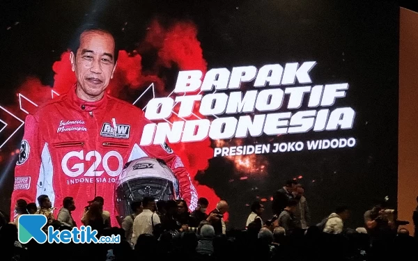 Presiden Jokowi Dikukuhkan Jadi Bapak Otomotif Indonesia