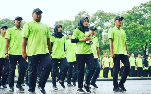 Tiba di Pacitan Piala Adipura Disambut Apel Pasukan Kebersihan