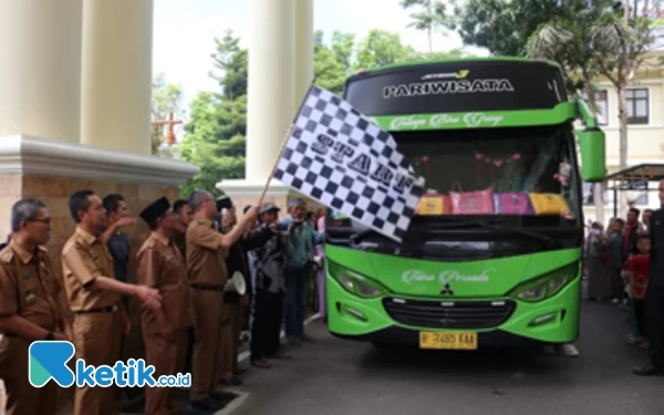 Wali Kota Pagaralam Berangkatkan 20 Ustaz dan Ustazah Umrah Gratis