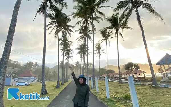 Pantai Srau Pacitan, Keajaiban Tropis Serasa di Florida Amerika Serikat