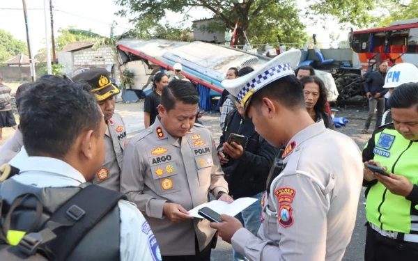 Kronologi Kecelakaan Bus Sugeng Rahayu vs Bus Eka di Ngawi yang Sebabkan 3 Orang Tewas, Ini Identitas Penyeberang Jalan