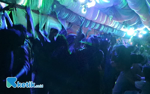 Kebiasaan Joget saat Resepsi Pernikahan yang Membudaya di Halmahera Selatan