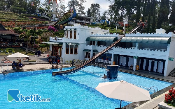 Menengok Papan Seluncuran Kolam Renang Selecta yang Hampir Berumur Seabad