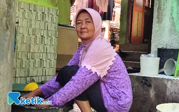 Kisah Suratmi, Ibu Penjual Sermier di Pacitan yang Berhasil Sekolahkan 7 Anaknya hingga Lulus