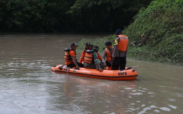 Aliran Dam Kali Sono Kota Madiun Memakan Korban