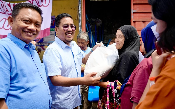 Gerindra Kediri Gelar Pasar Murah, Emak-Emak: Semoga Pak Prabowo Gemoy dan Mas Gibran Imut Menang