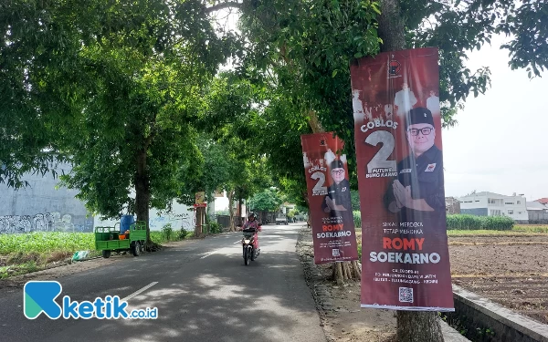 Merusak Lingkungan, Gen Z Kediri Soroti Marak Baliho Caleg Terpasang di Pohon