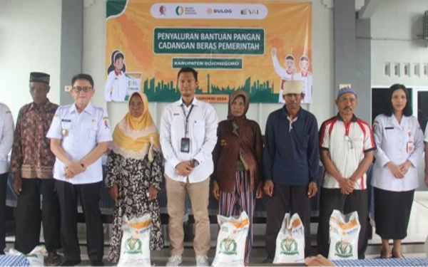 Bantu Ringankan Kebutuhan Masyarakat, Pemkab Bojonegoro Bagikan ke 418 KPM