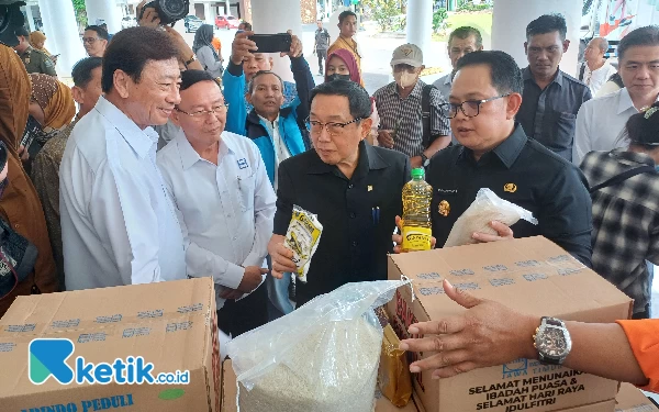 Apindo Jatim Berikan 1.000 Paket Sembako untuk Masyarakat Kurang Mampu ke Pemprov Jatim