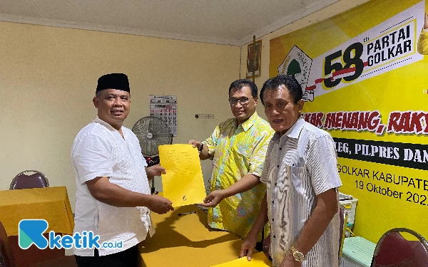 Thumbnail Berita - Siap Maju Jadi Bupati Sleman, Harda Kiswaya Kembalikan Formulir Pendaftaran Partai Golkar Paling Awal