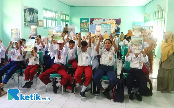 Senyum Lebar Siswa Berkebutuhan Khusus Ikuti MPLS di Pacitan