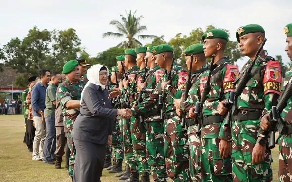 Pj Bupati Lumajang Sambut Kepulangan Prajurit TNI dari Papua