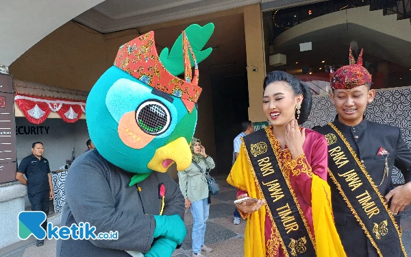 Thumbnail Berita - Sosialisasikan Pendaftaran Bacakada, KPU Arak 39 Maskot Keliling Jatim