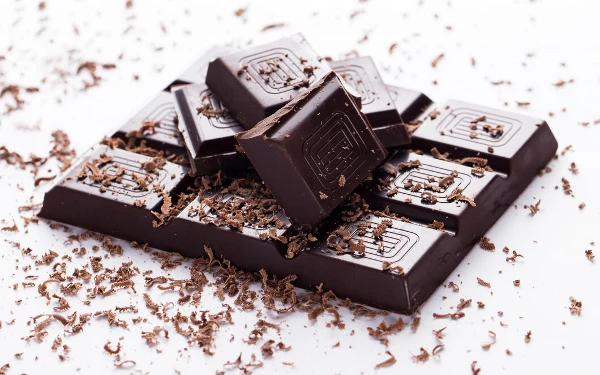 Tidak Hanya Nikmat, Berikut Manfaat Cokelat untuk Memperbaiki Mood