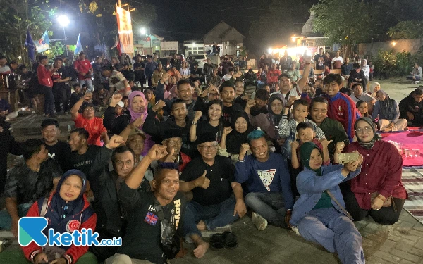 Thumbnail Berita - Pasangan Cabup-Cawabup Blitar, Rijanto-Beky Hadir di Tengah Masyarakat Nobar Timnas Indonesia Versus Australia