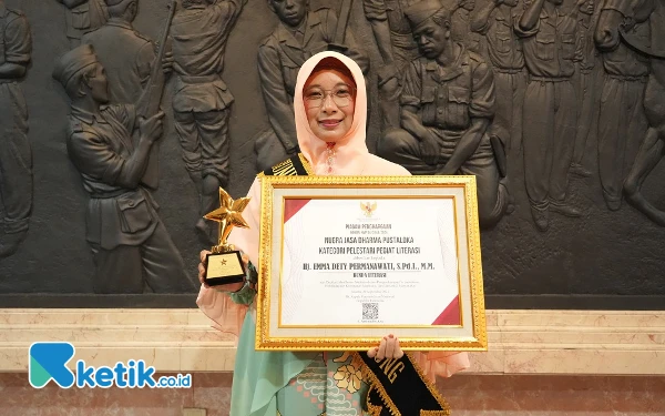 Perpusnas RI Beri Penghargaan Nugra Jasa Dharma Pustaloka untuk Bunda Literasi Kab Bandung