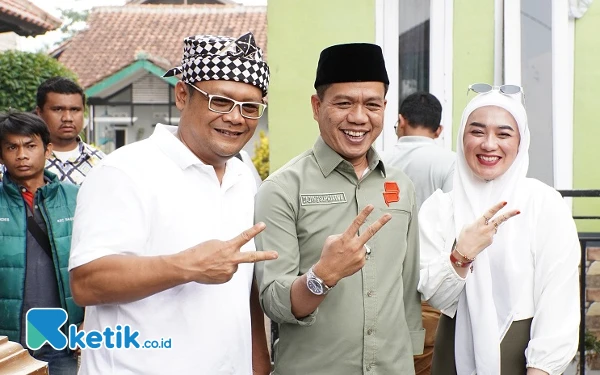 Seniman Budayawan Dukung Dadang Supriatna-Ali Syakieb di Pilbup Bandung