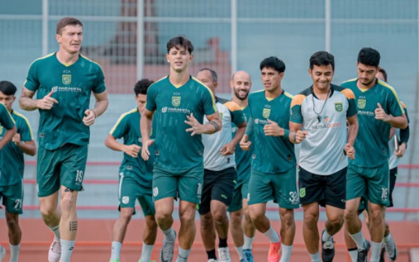 Setelah Jeda Panjang, Persebaya Siap Hadapi Persija di GBT
