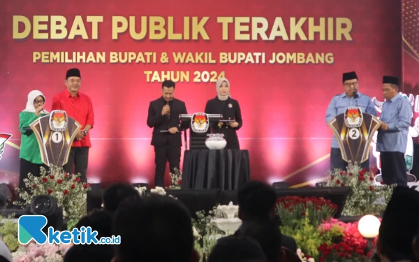 Thumbnail Perbandingan Program Dasawisma WarSa Vs Program RT RW MuRah, Pengamat: Paslon 02 Tak Relevan