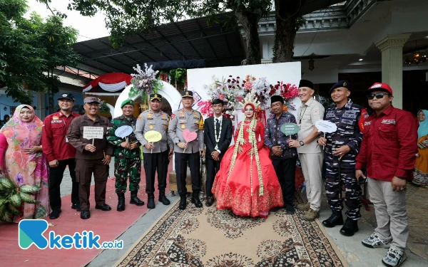 Thumbnail Gunakan Konsep Resepsi Pernikahan, TPS di Bangkalan Dikunjungi Kapolda Jatim