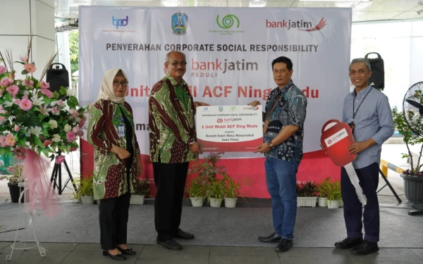 Thumbnail Optimalkan Layanan Kesehatan Mata, Bank Jatim Beri Bantuan Mobil Operasional kepada RSMM Jawa Timur